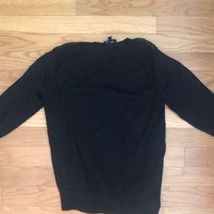 Light weight sweater with 3/4 sleeves.
